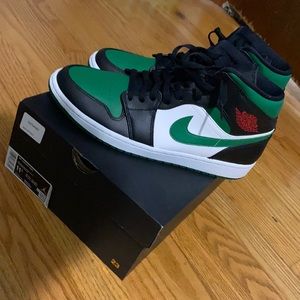 Air Jordan 1 Mid
